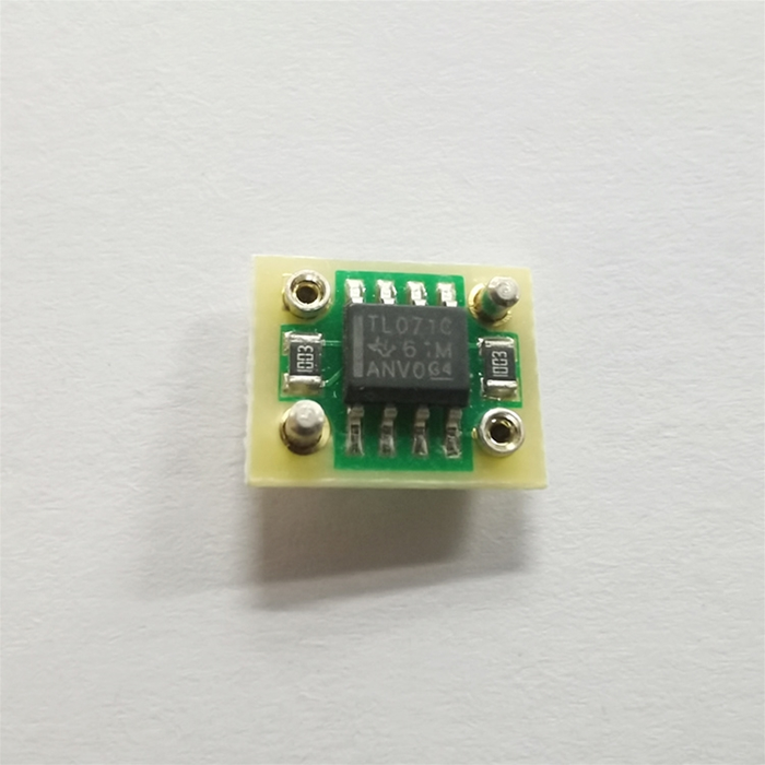 普通放大器正面